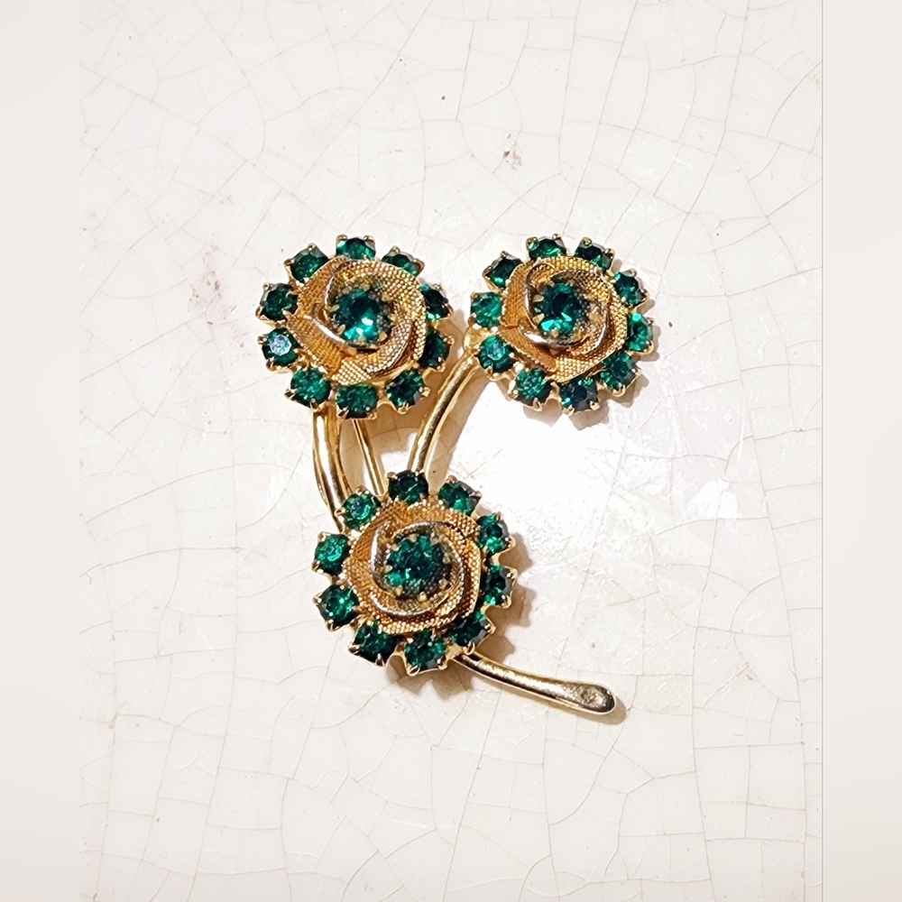 Vintage prong green stones flower bouquet brooch #cottagecore #flowercore